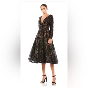 Mac Duggal Sequin Embellished A line Dress  SIZE 6 NWT